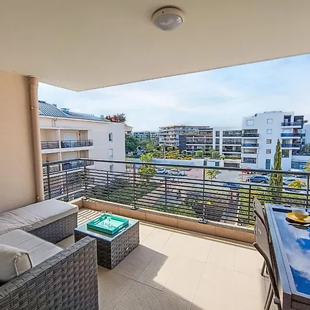 Le 4 Mats-2 By Interhome * Frejus